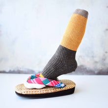 画像をギャラリービューアに読み込む, Socks - brown / SOCKS